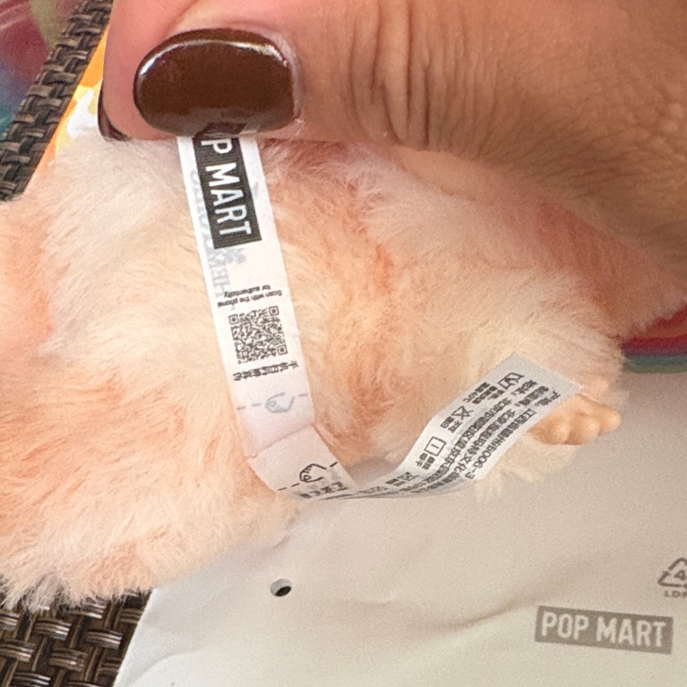 AUTHENTIC! Pop Mart big into energy labubu Doll - HAPPINESS - Picture 7 of 9